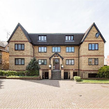 Spacious Room 2 Mins From Station London Exterior photo