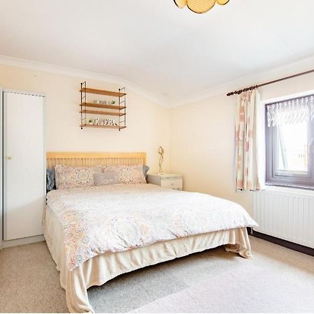 Spacious Room 2 Mins From Station London Exterior photo